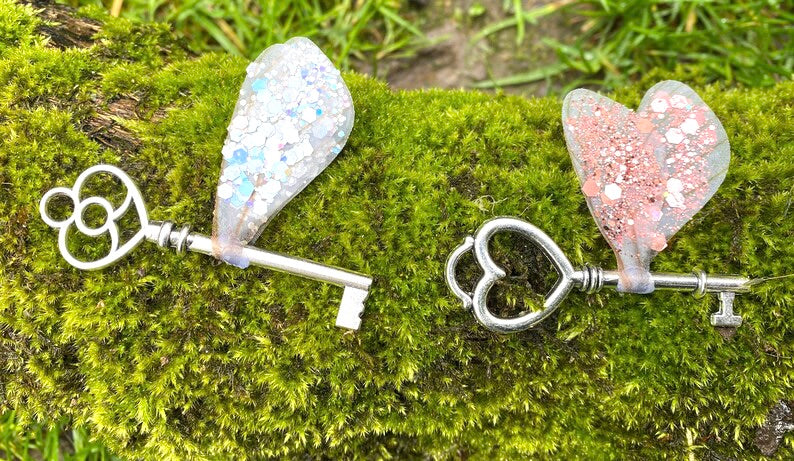 Silver Winged Keys! Silver Flying Keys- Magical Winged Keys wall Decor, Magic Party decor, Magical Room Decor, Fantasy Wedding, Magic Christmas Decorations Gift