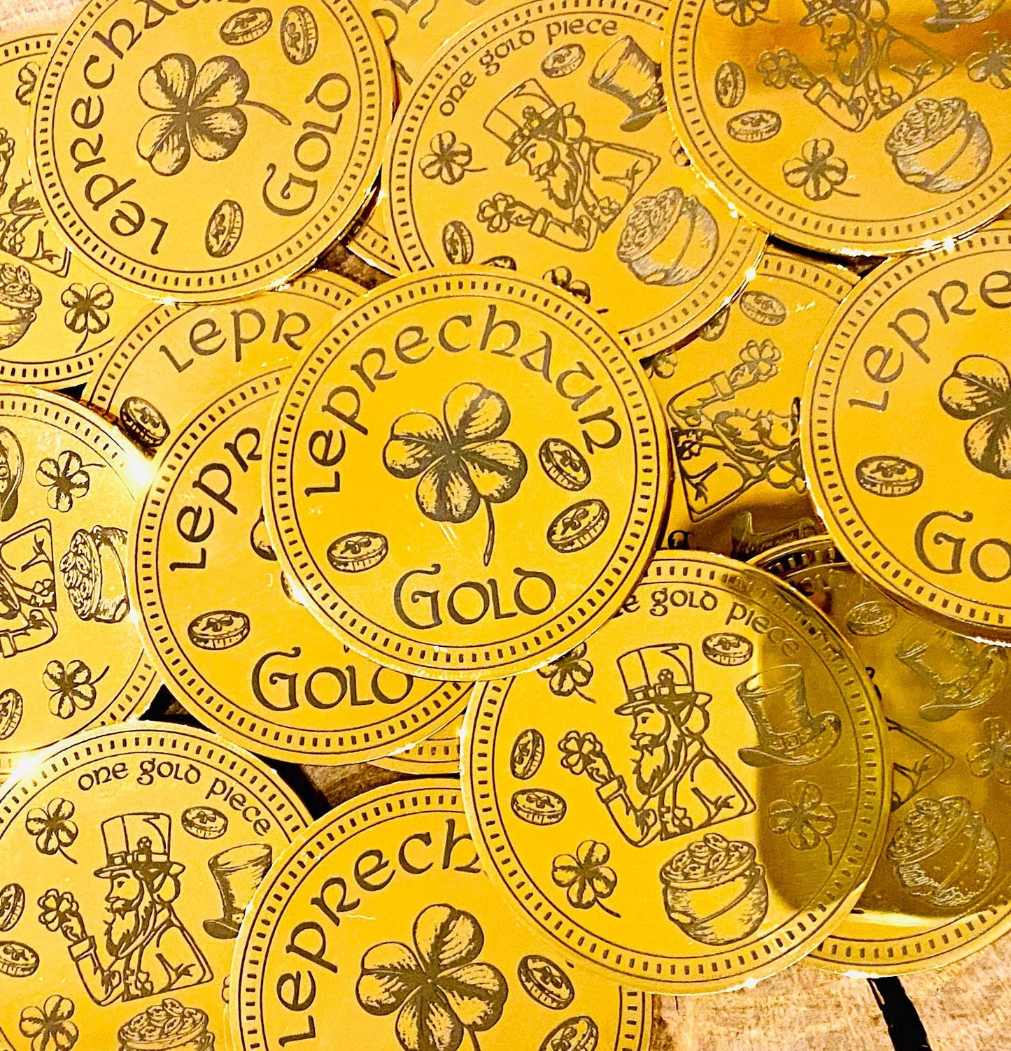 Leprechaun Gold, Dust & Button! Catch that Leprechaun on St. Patrick’s Day! Leprechaun Trap Gold and Green Dust a Leprechaun can’t resist!
