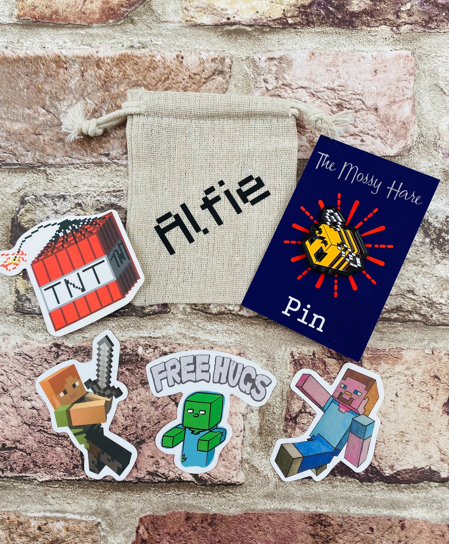 Minecraft Bee Pin (Personalised with stickers)- great Gift! Bee Badge (Christmas present)